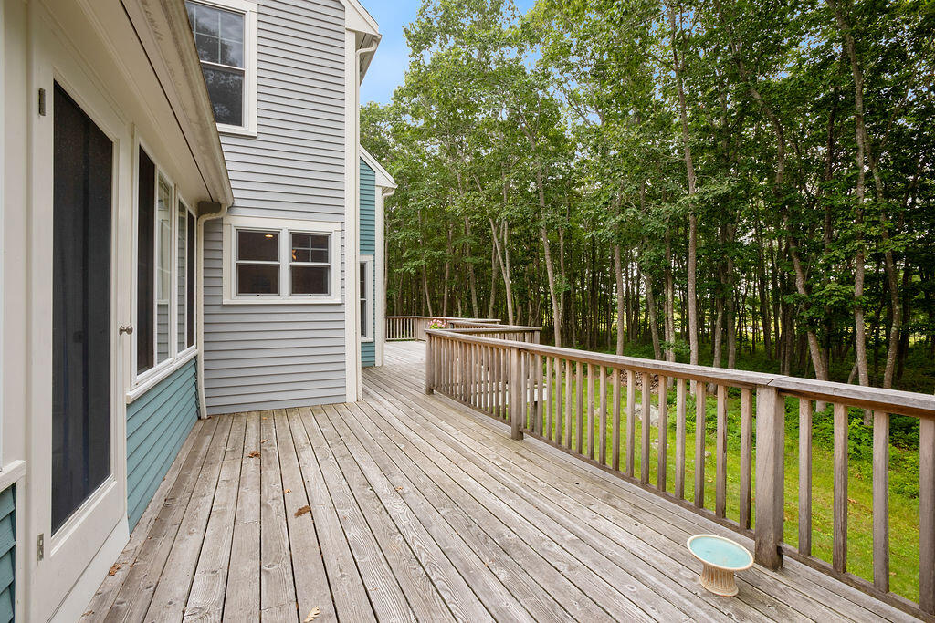 8 Shore Road