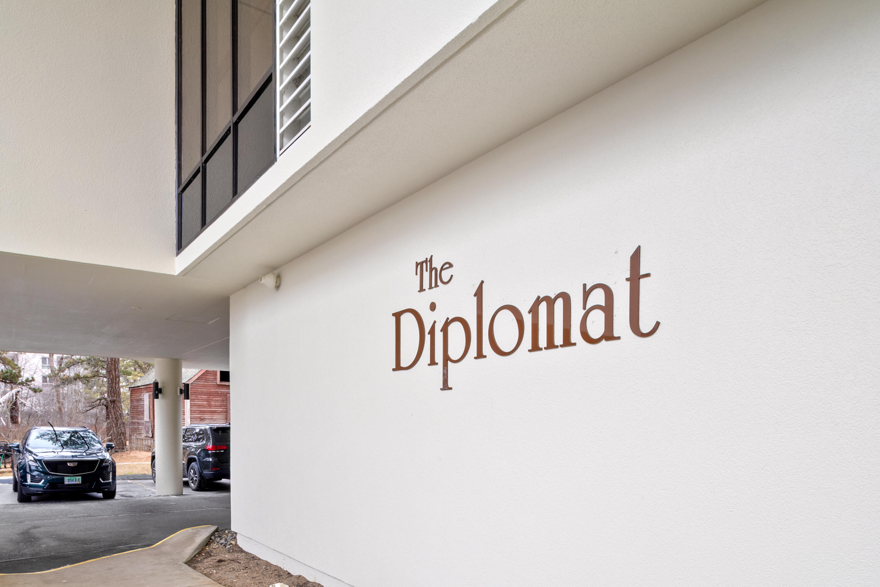 215 E Grand Avenue 210