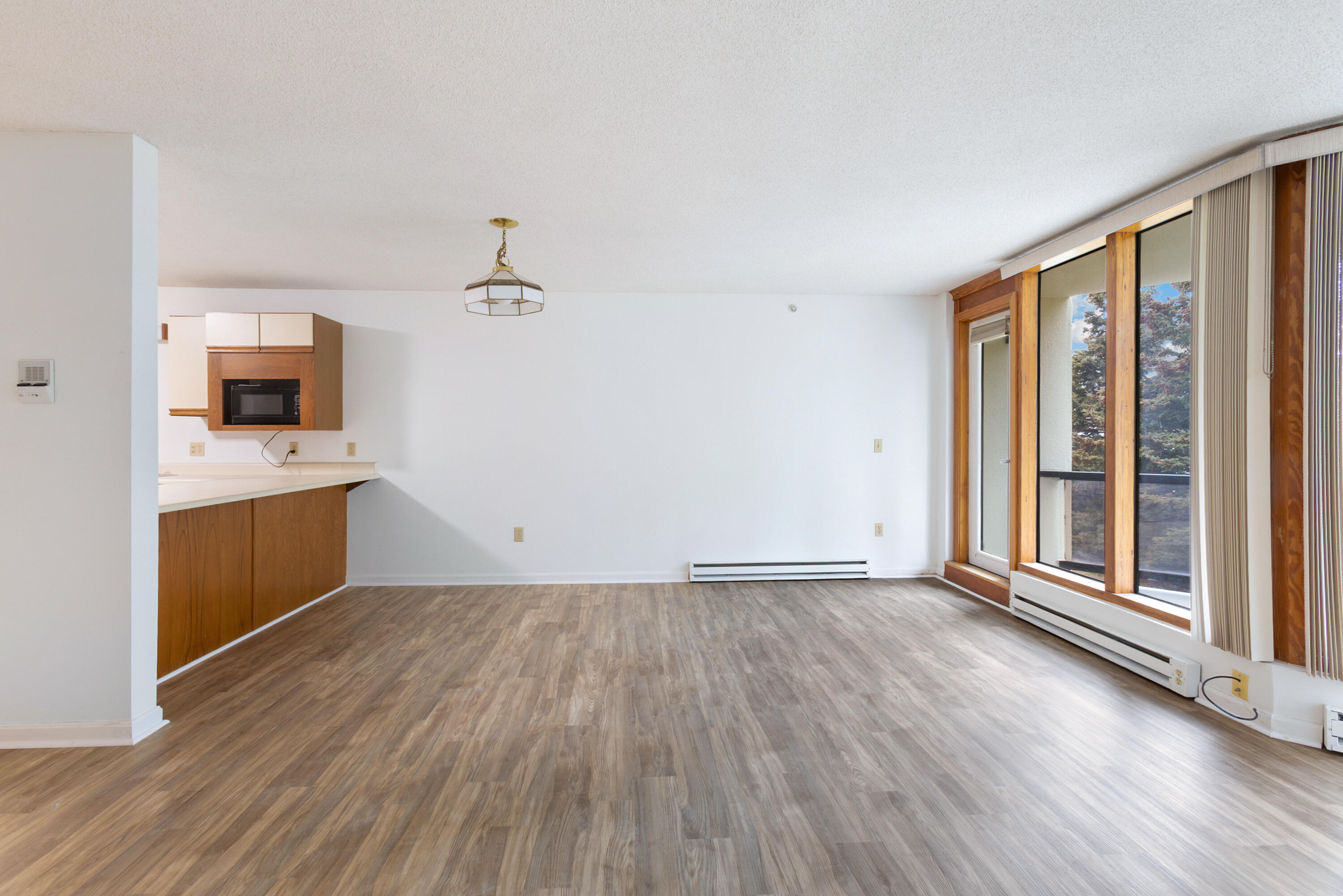 215 E Grand Avenue 210