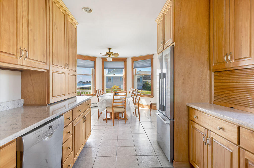 69 Fortunes Rocks Road