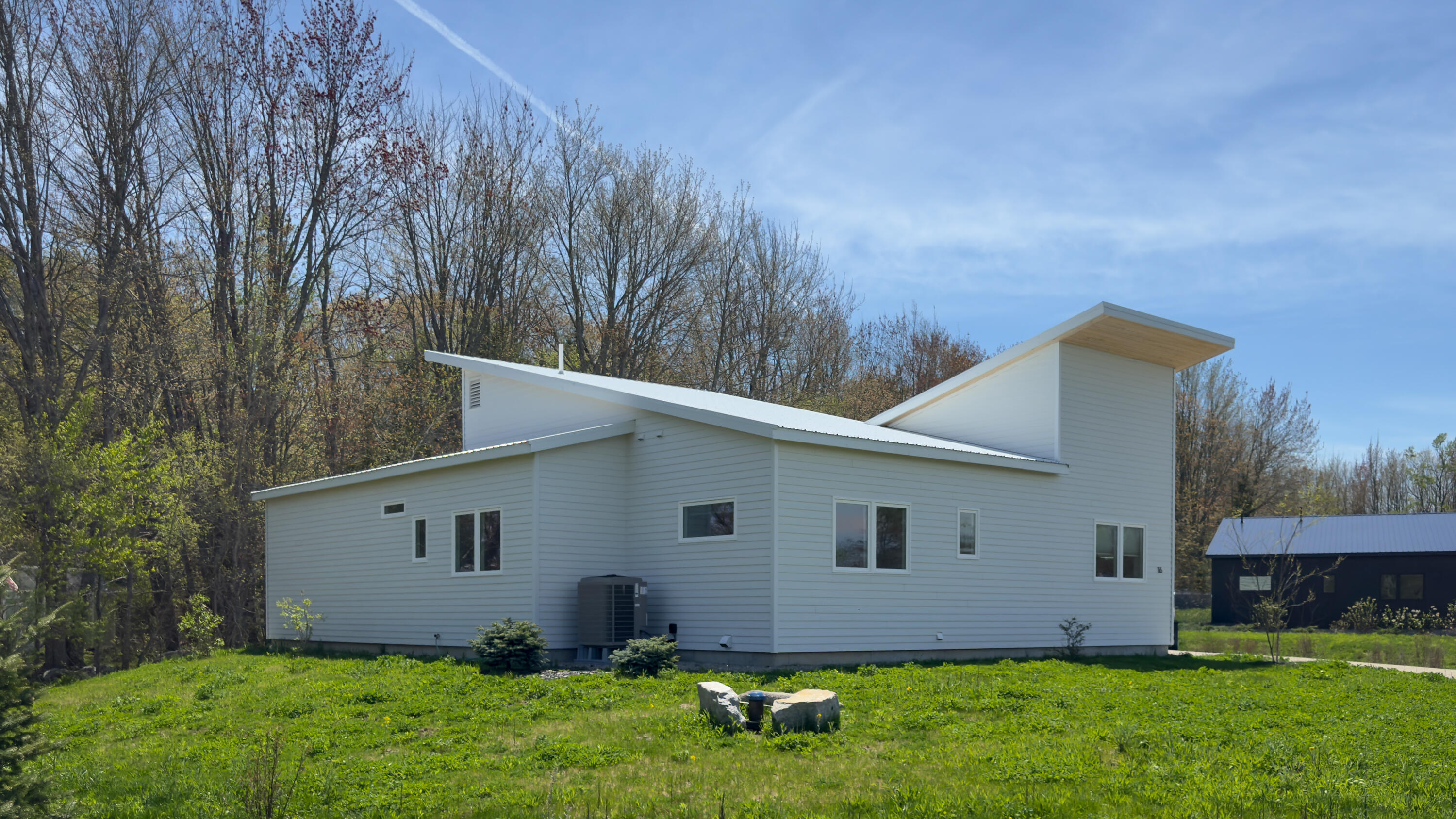 16 Leeward Meadows