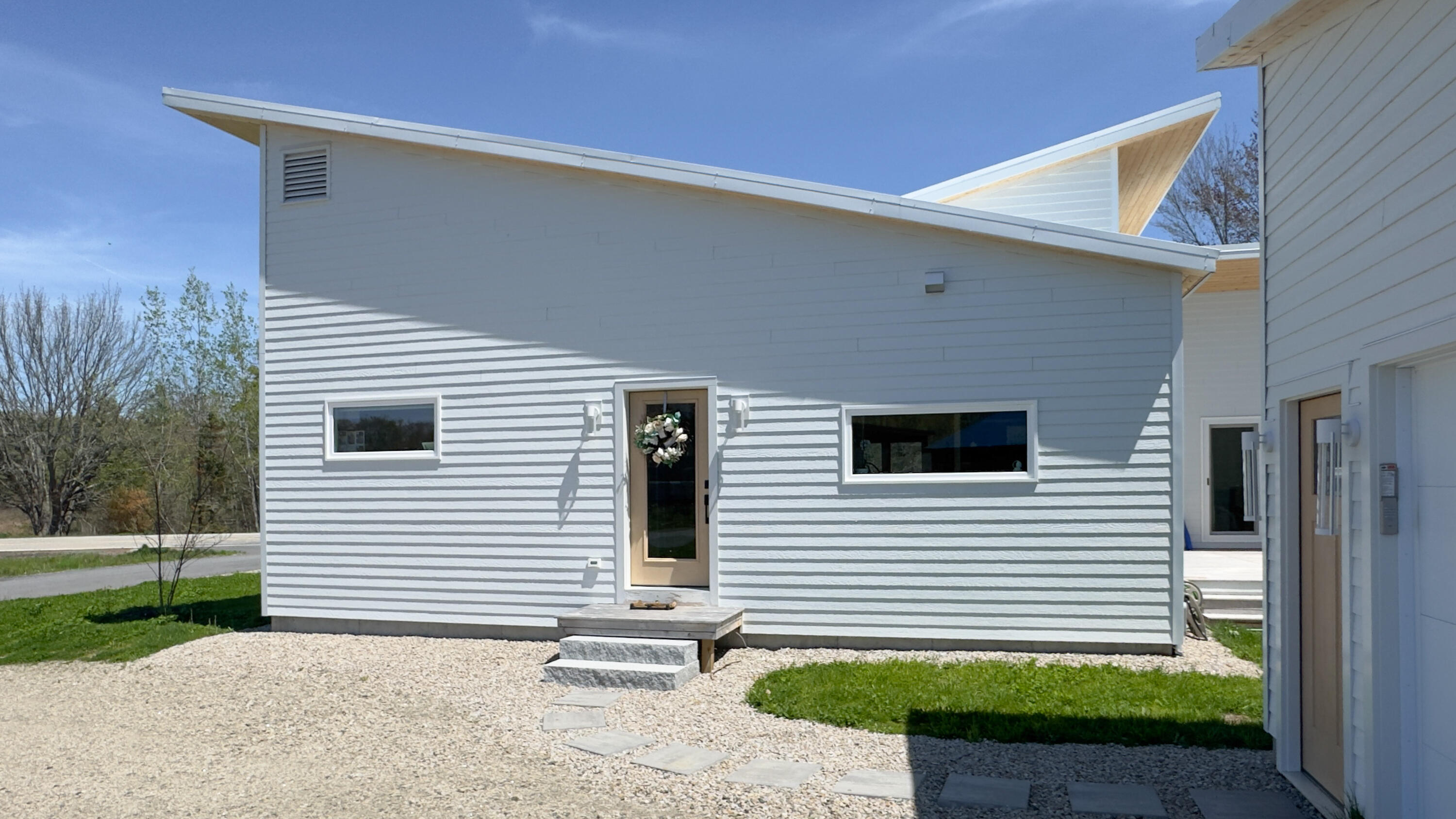 16 Leeward Meadows