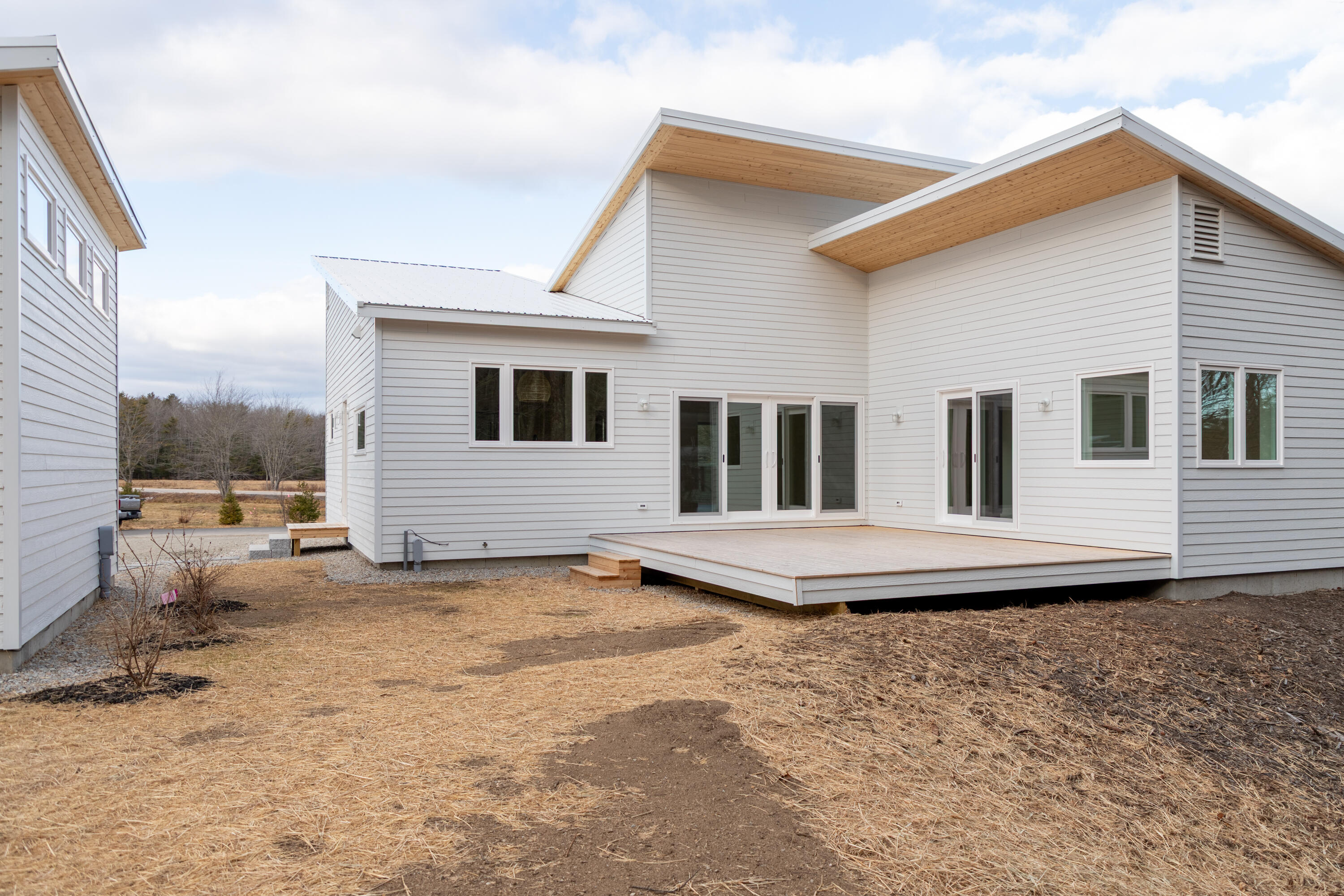 16 Leeward Meadows