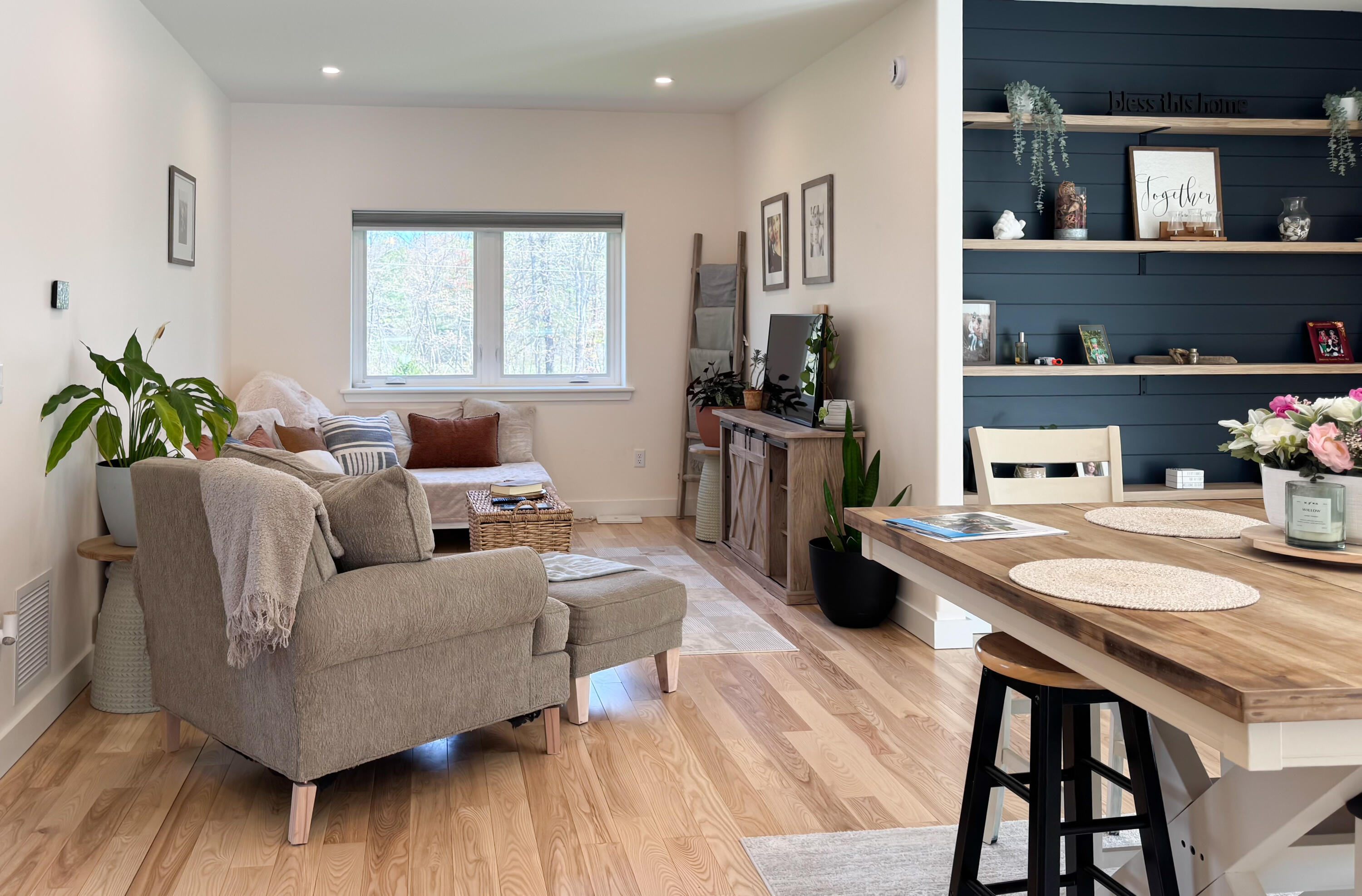 16 Leeward Meadows