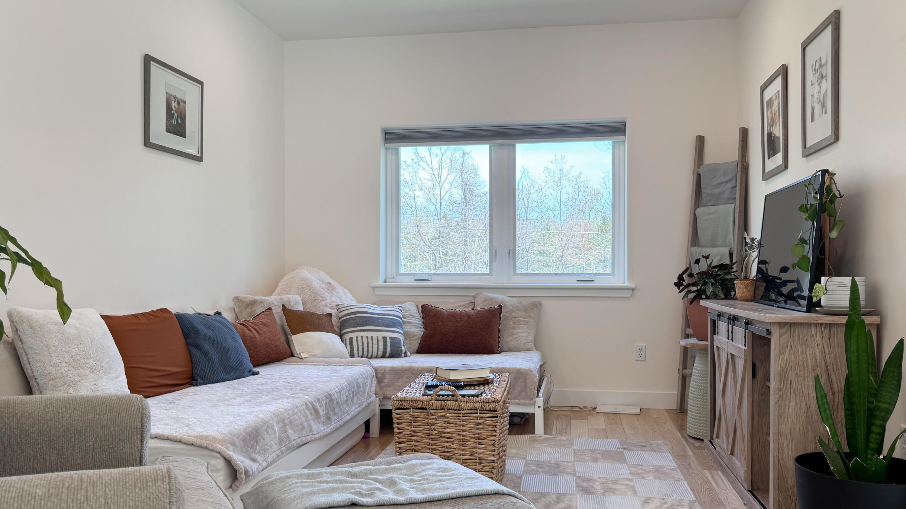 16 Leeward Meadows