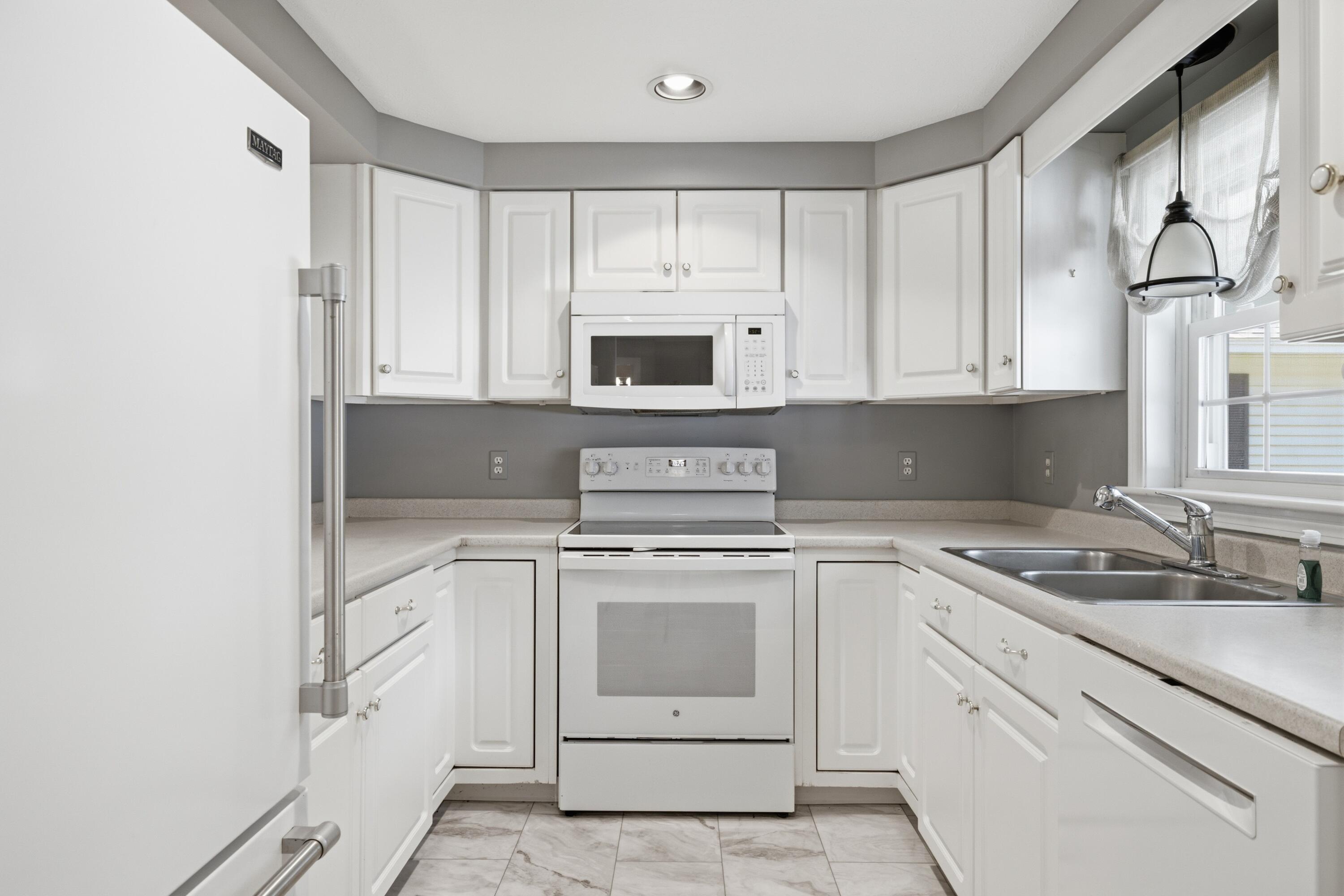 14 Hampton Glen Drive 51