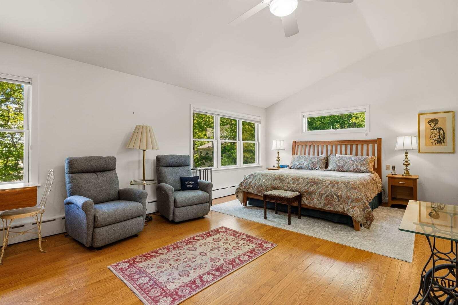6 Proctor Avenue N