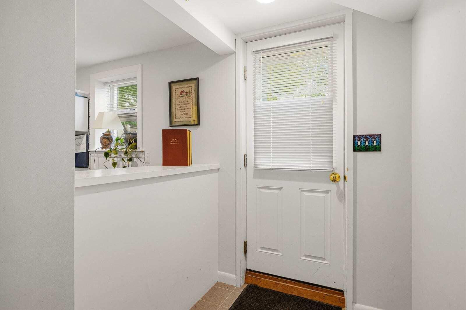 6 Proctor Avenue N