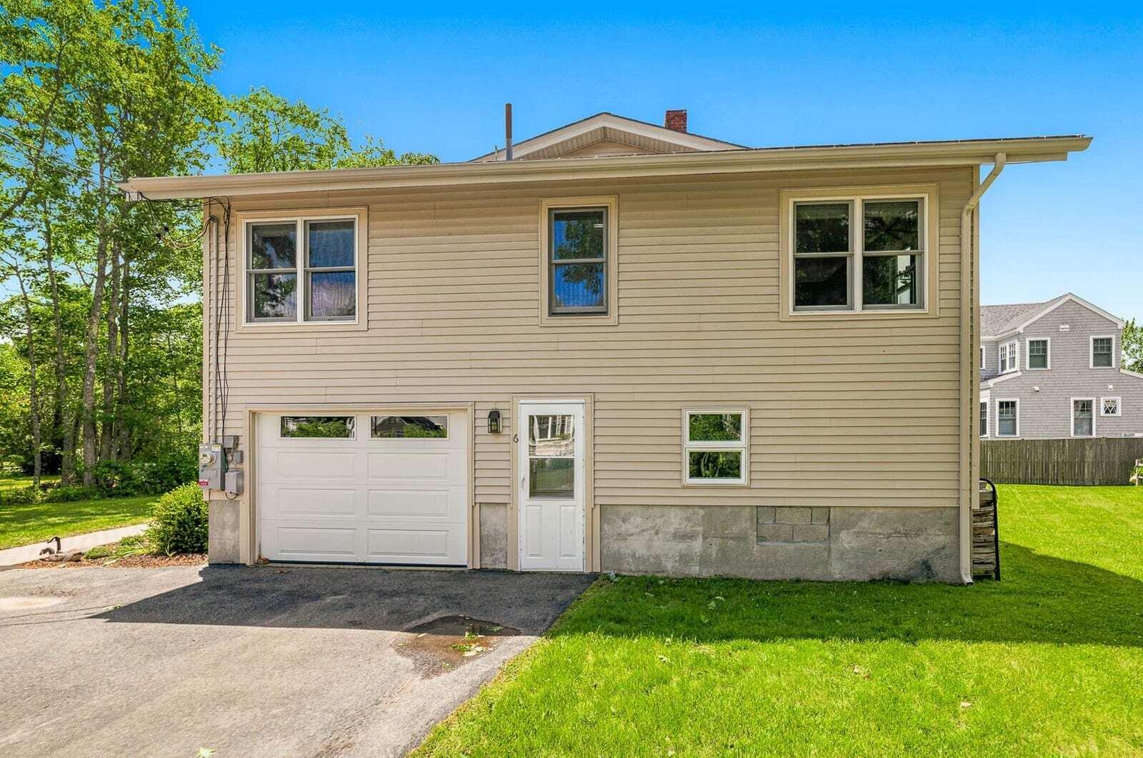 6 Proctor Avenue N