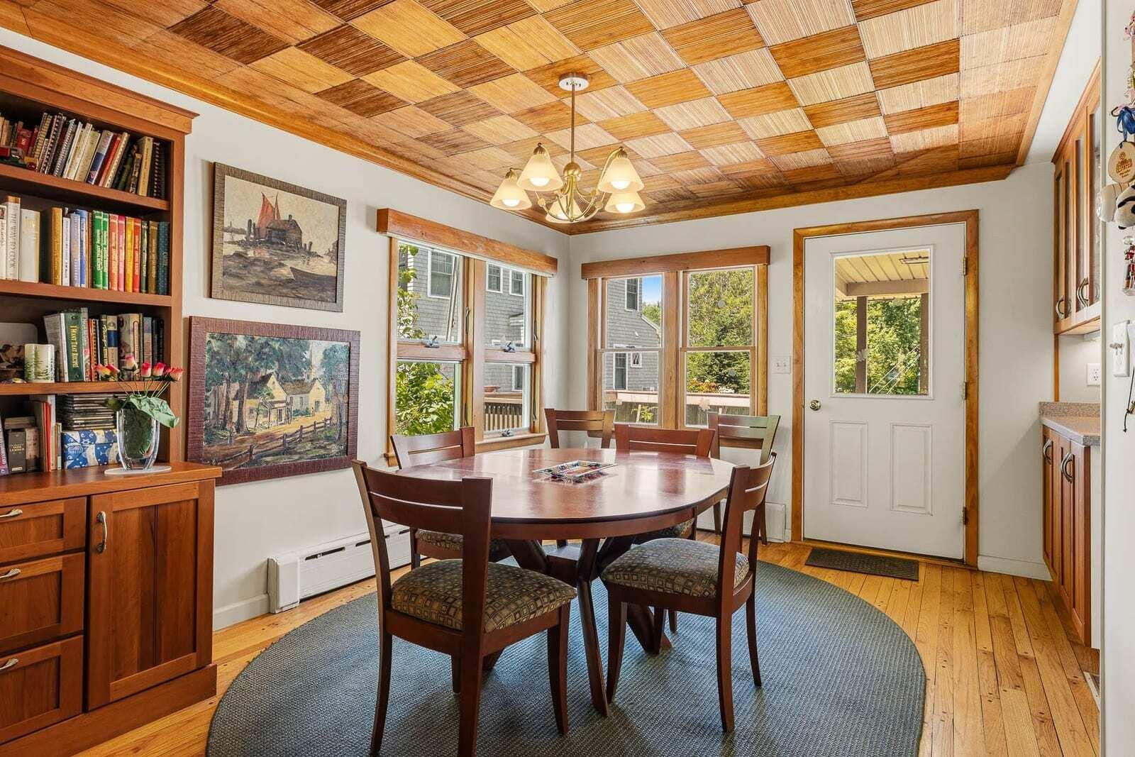 6 Proctor Avenue N