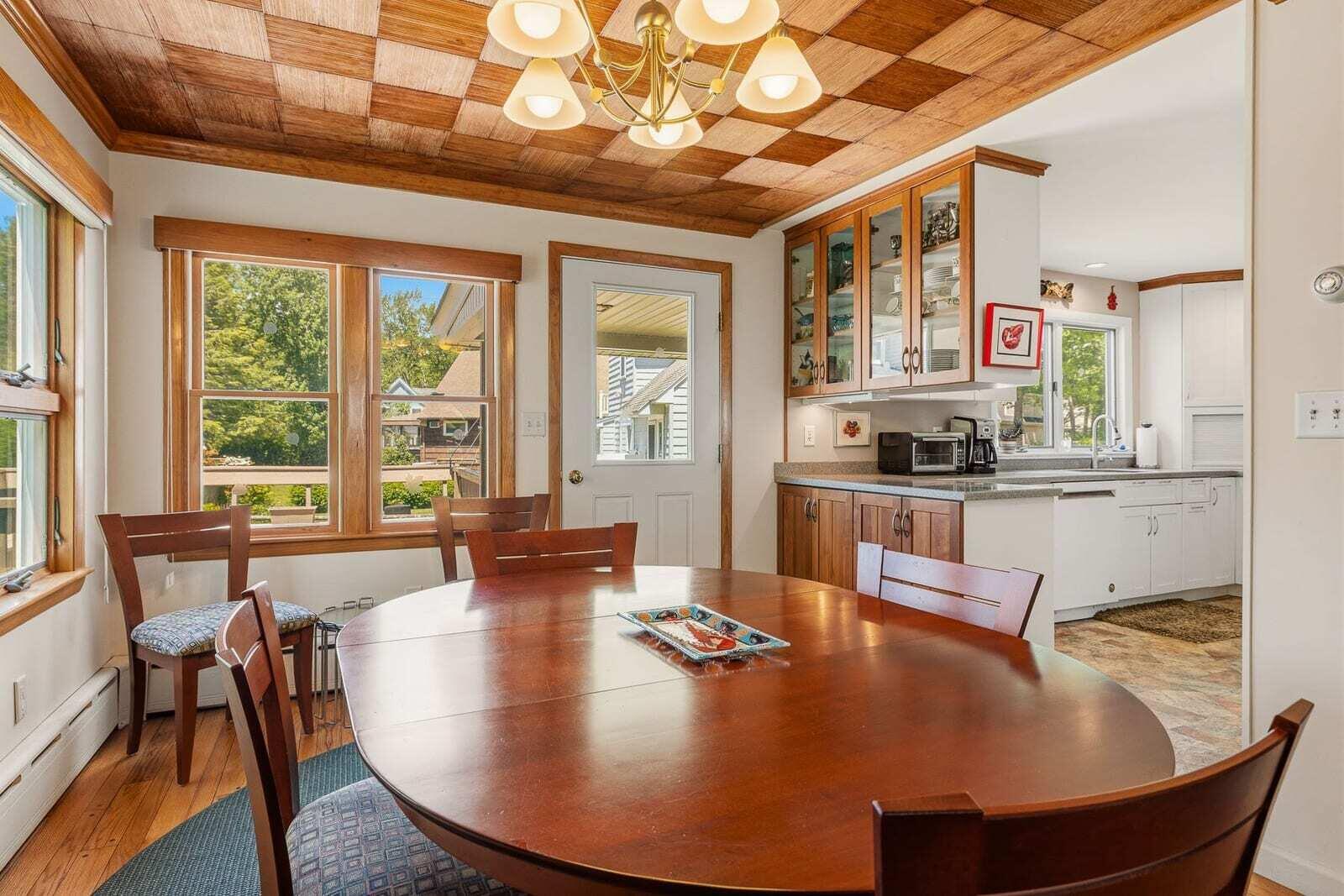 6 Proctor Avenue N