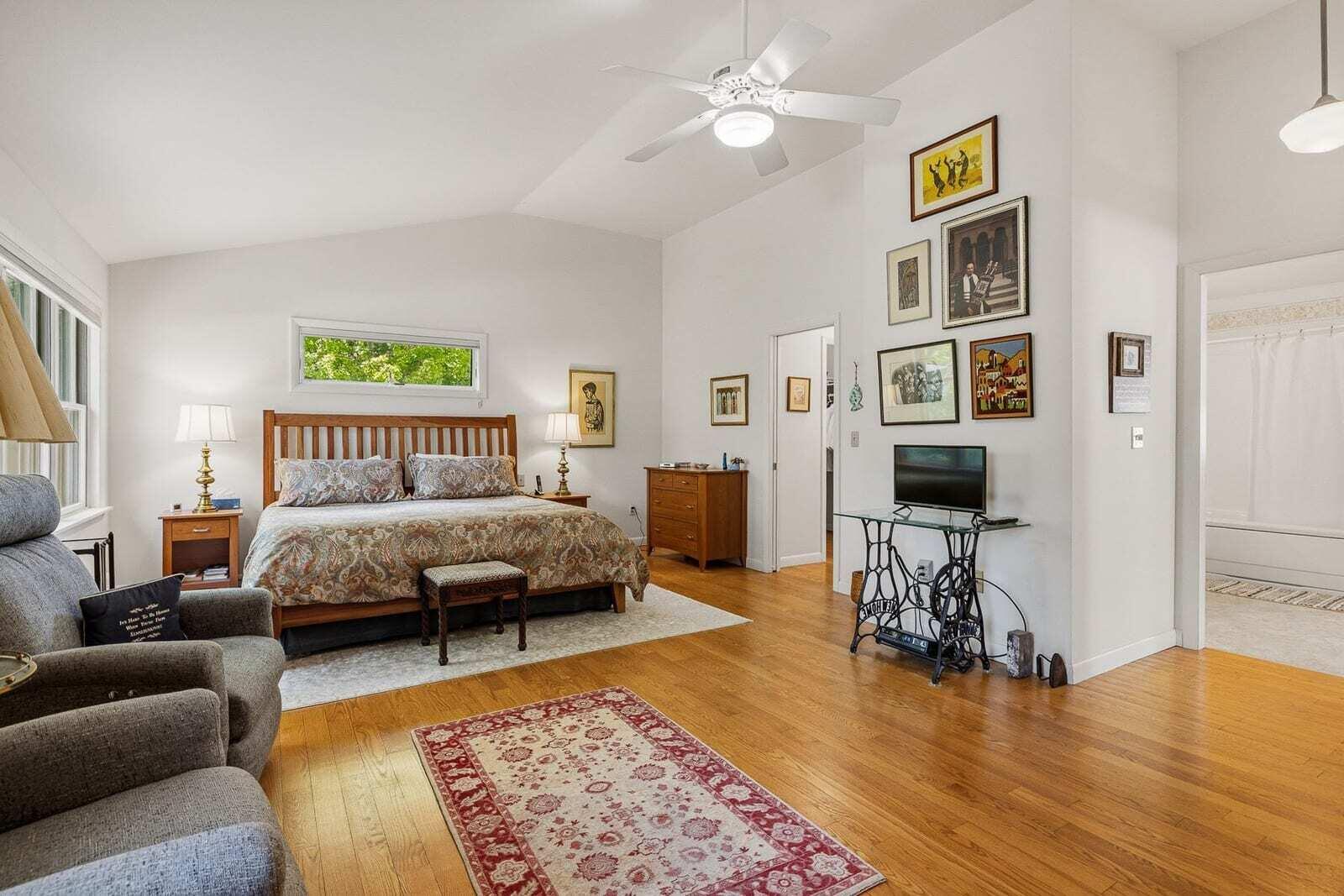 6 Proctor Avenue N