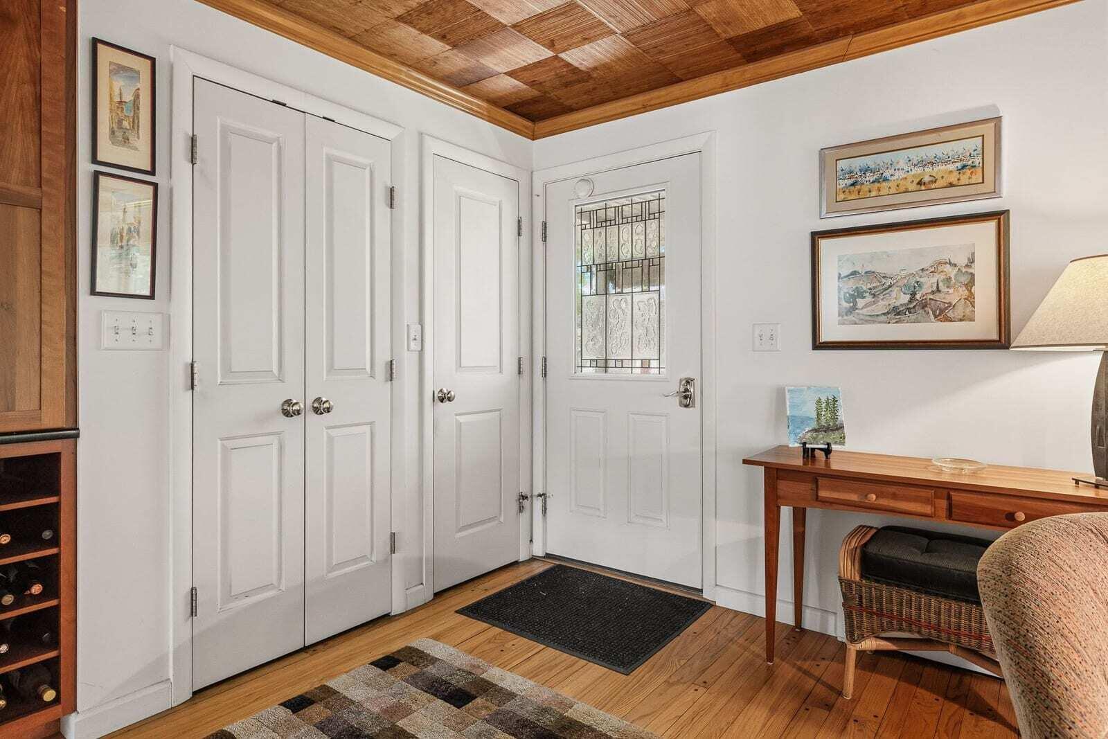 6 Proctor Avenue N