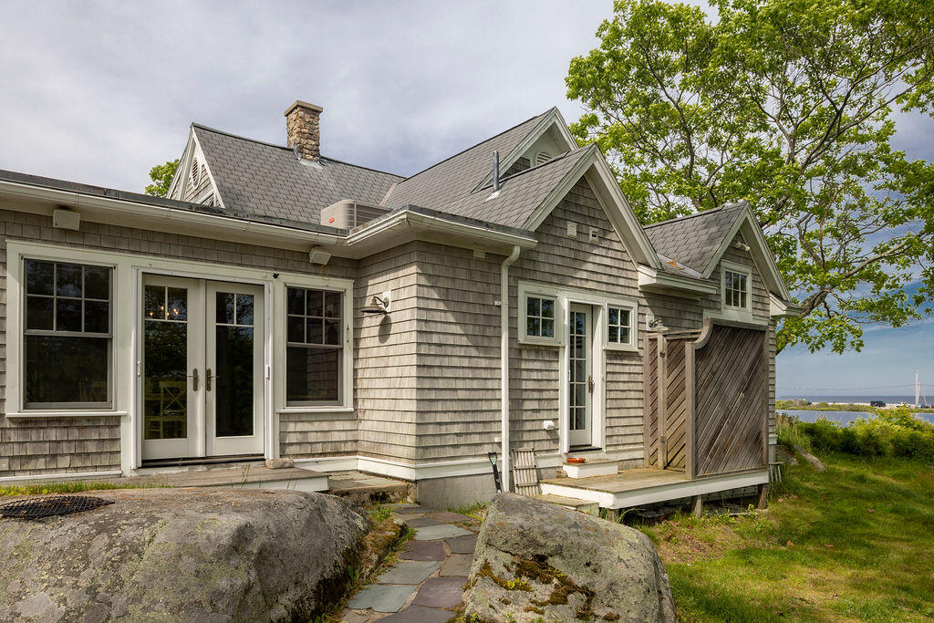 13 Burnie Way