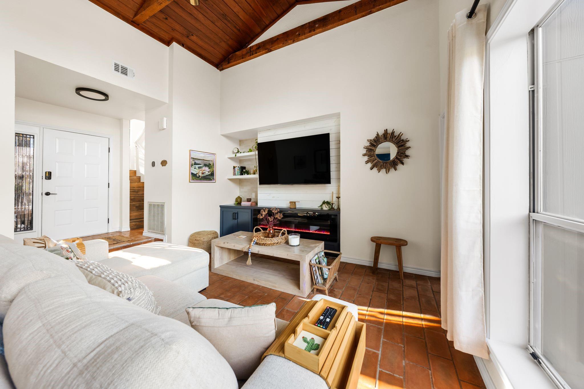 42 La Buena Vista DR