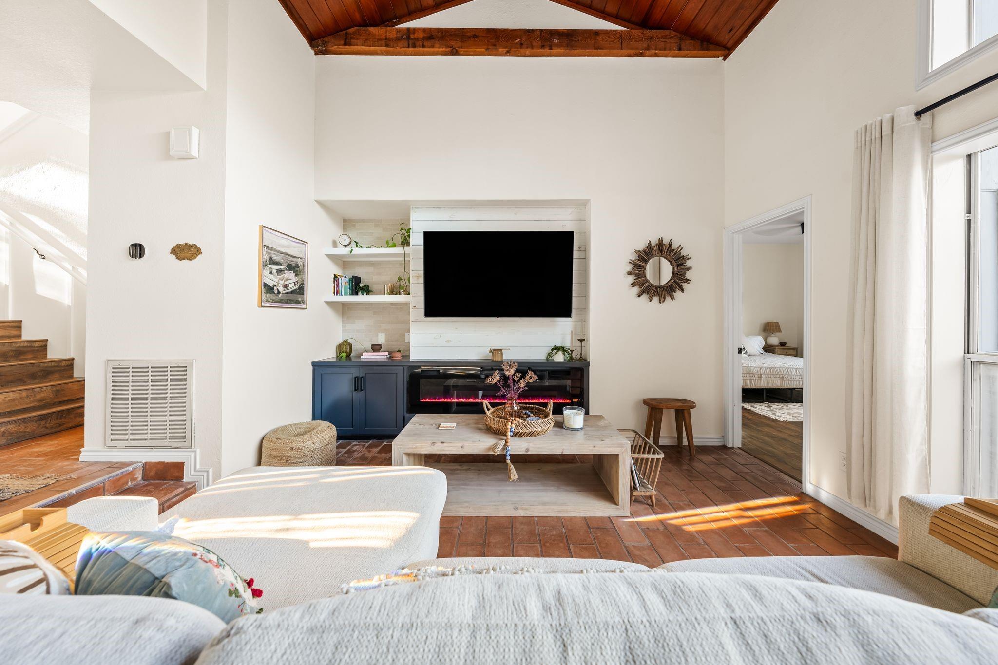 42 La Buena Vista DR