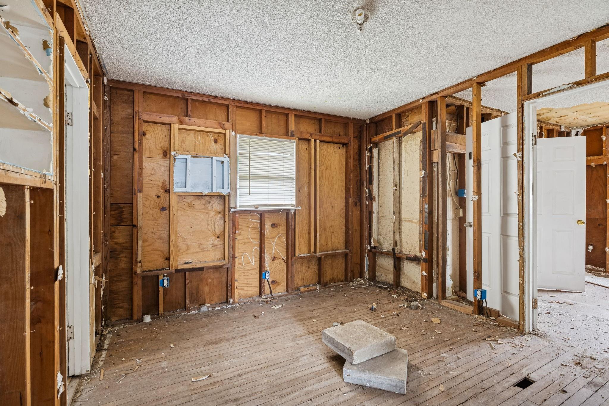 220 S Live Oak Avenue