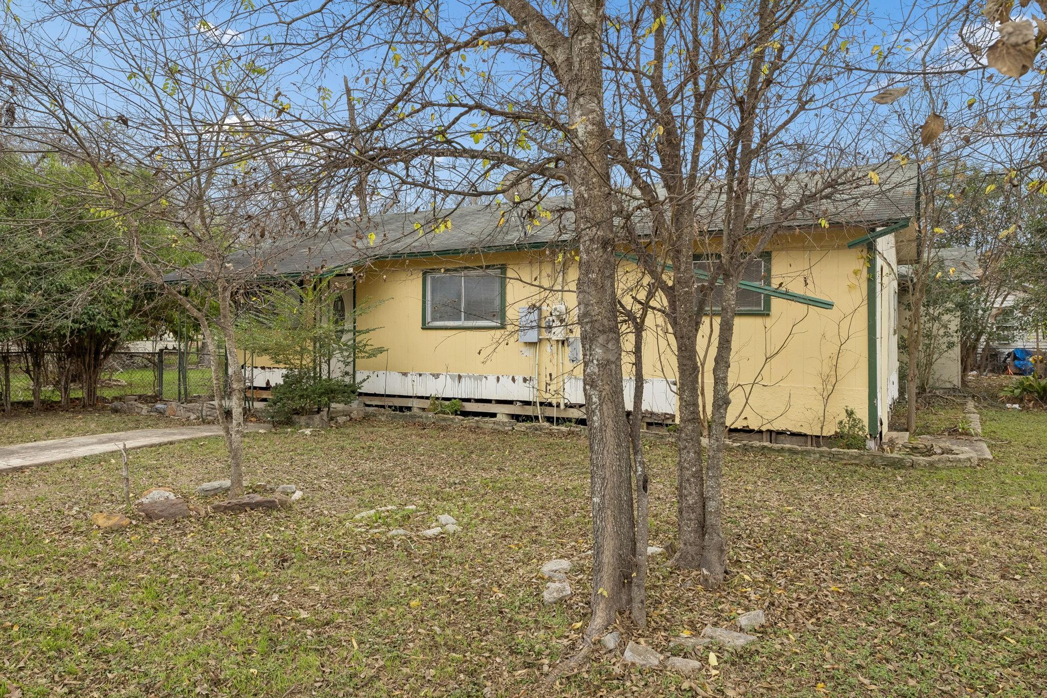 220 S Live Oak Avenue