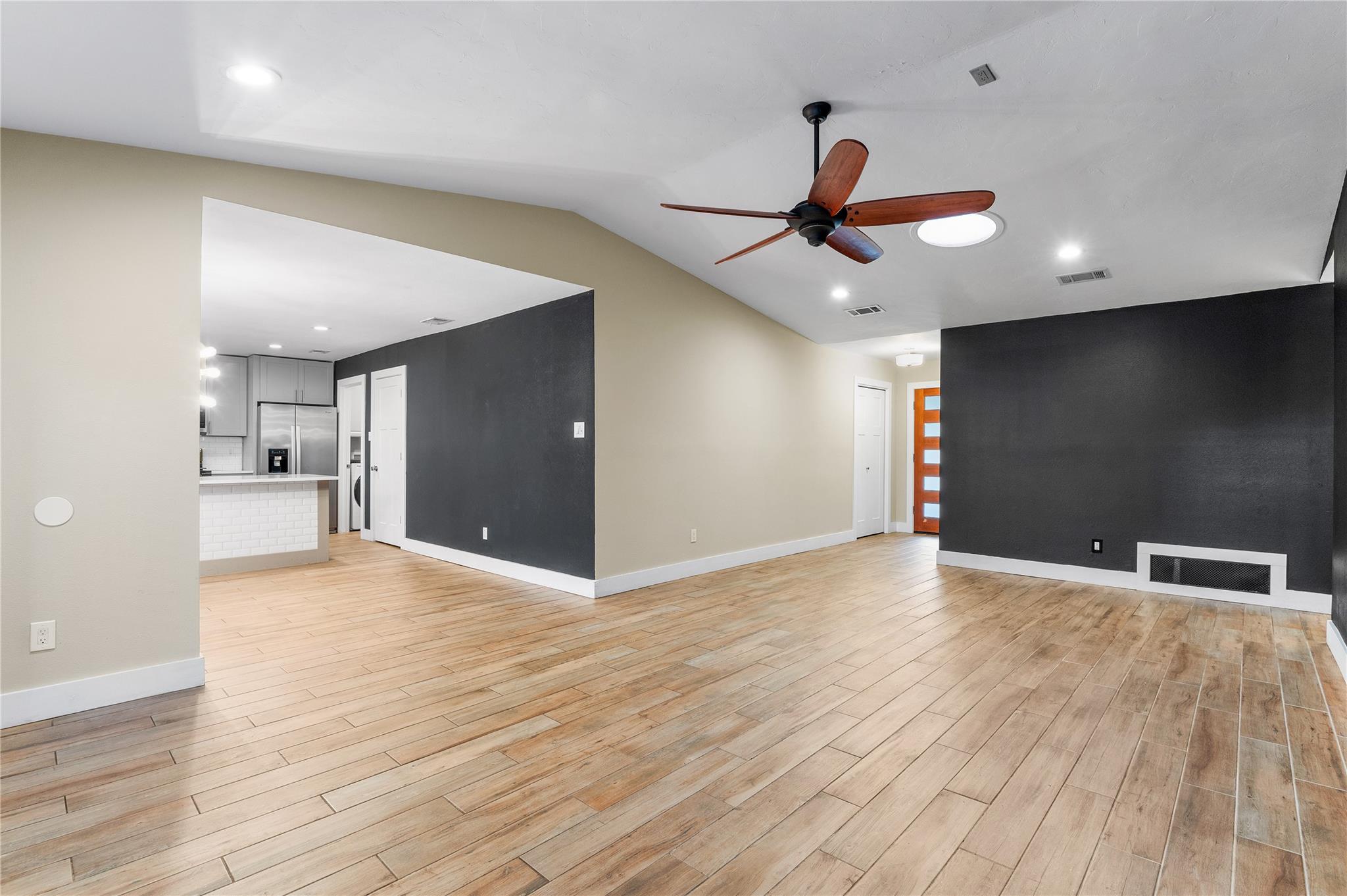 1104 Durham DR, Austin