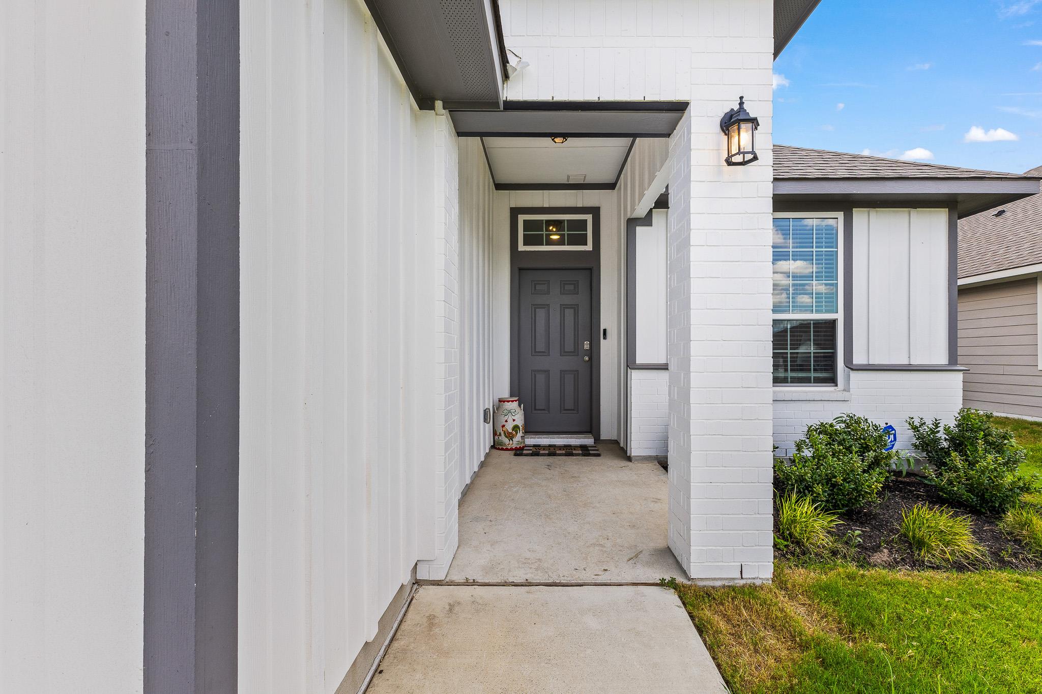242 Boatright BLVD
