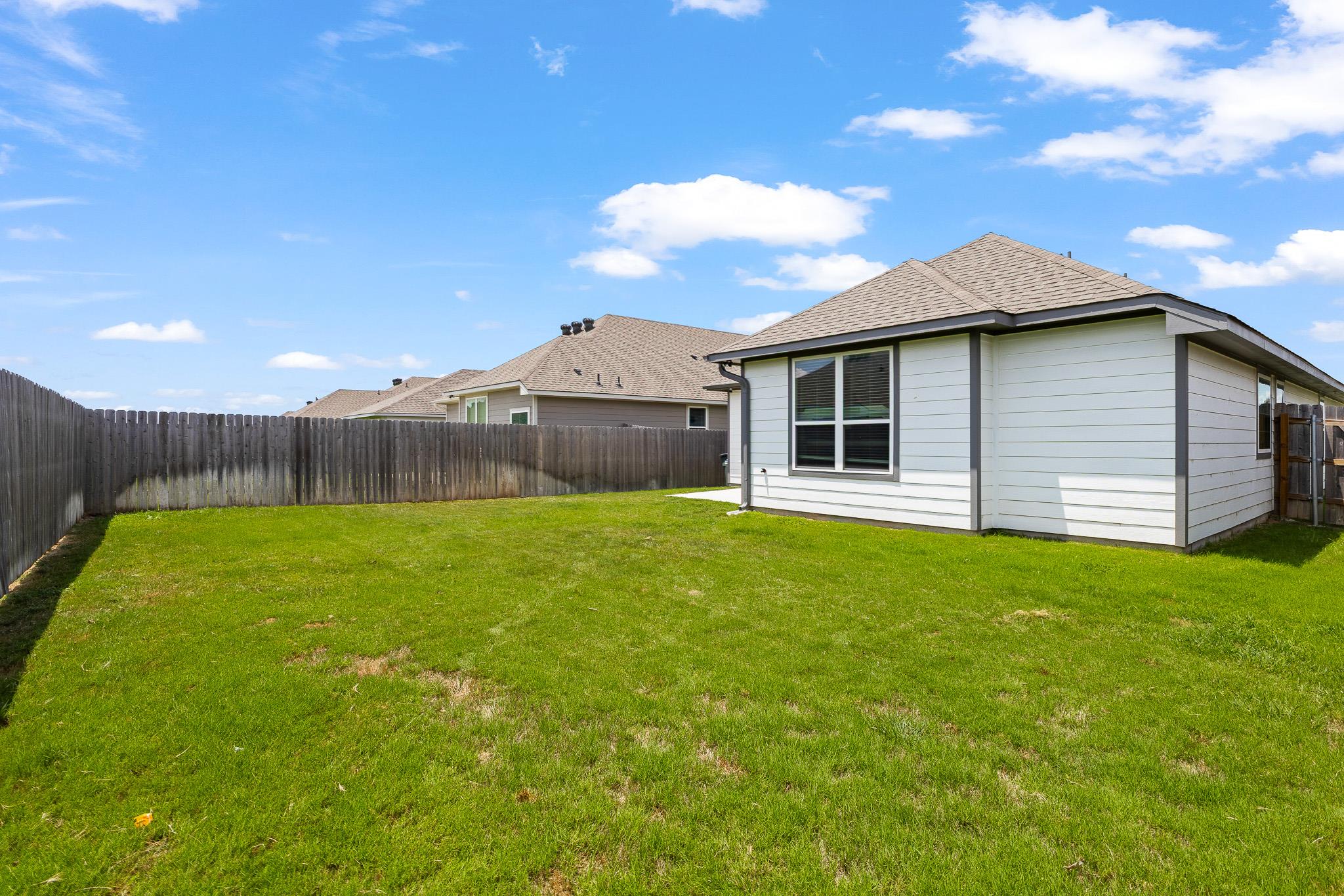242 Boatright BLVD