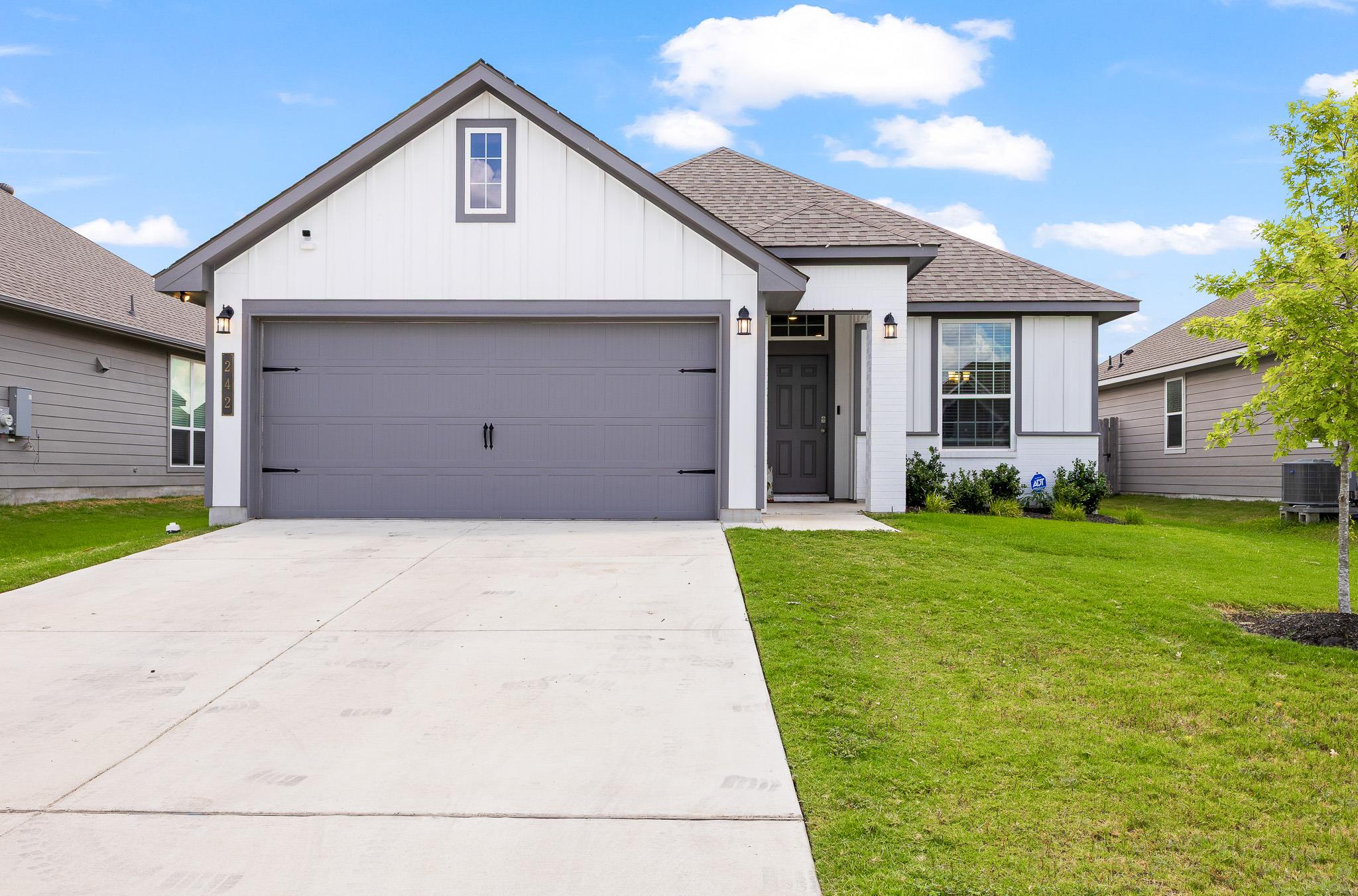 242 Boatright BLVD