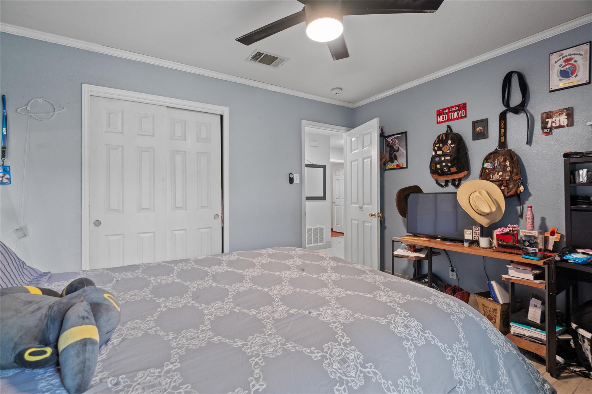 2606 Bradley LN