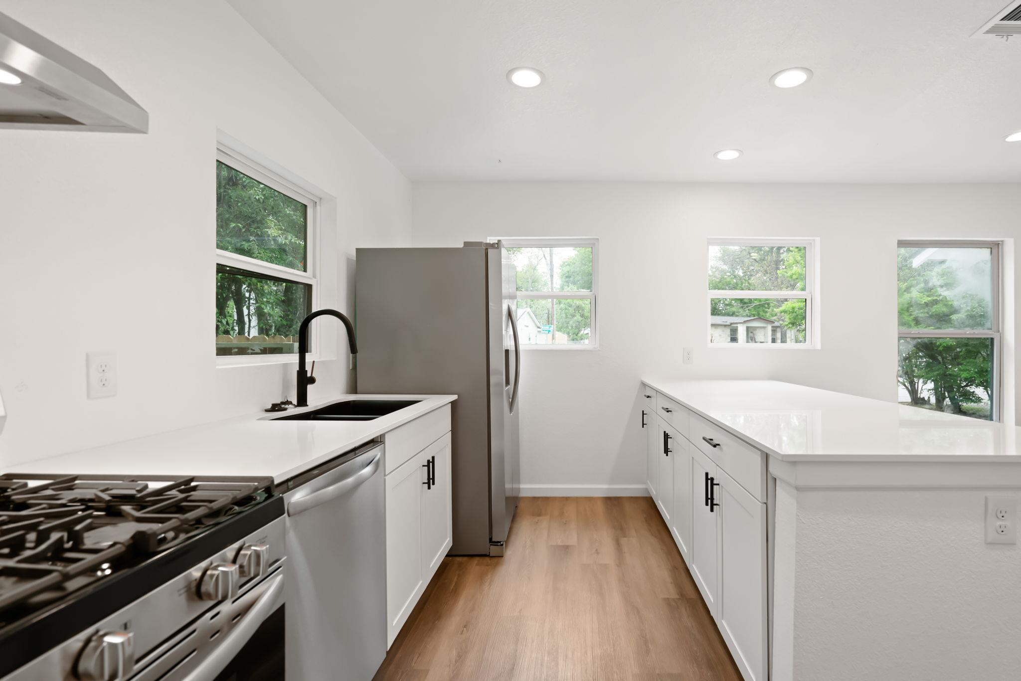 3501 Grayson LN