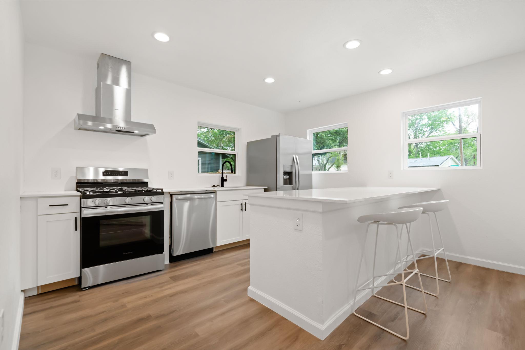 3501 Grayson LN