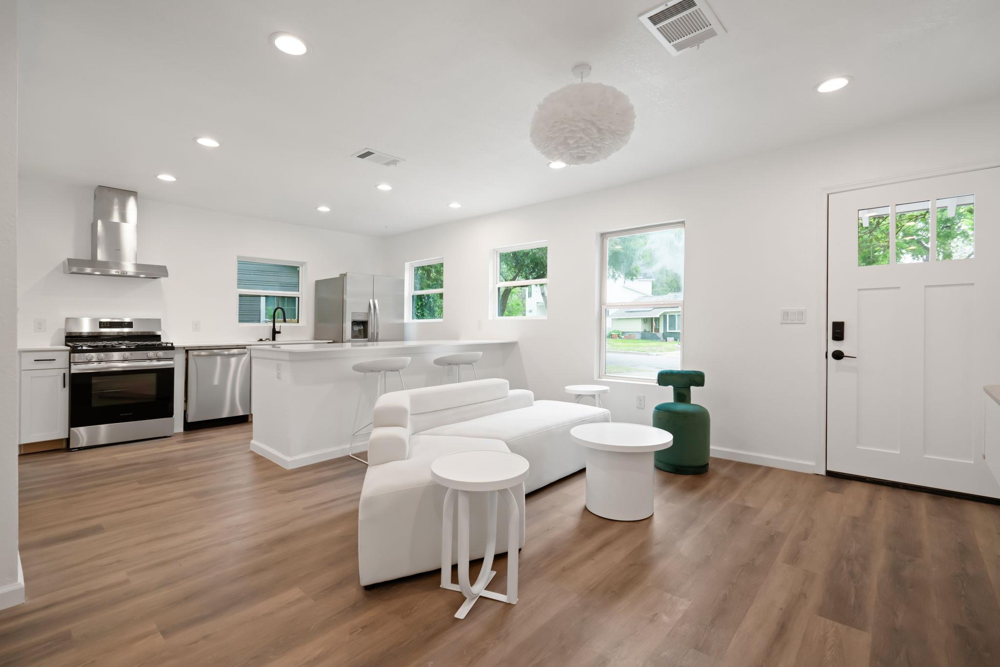 3501 Grayson LN