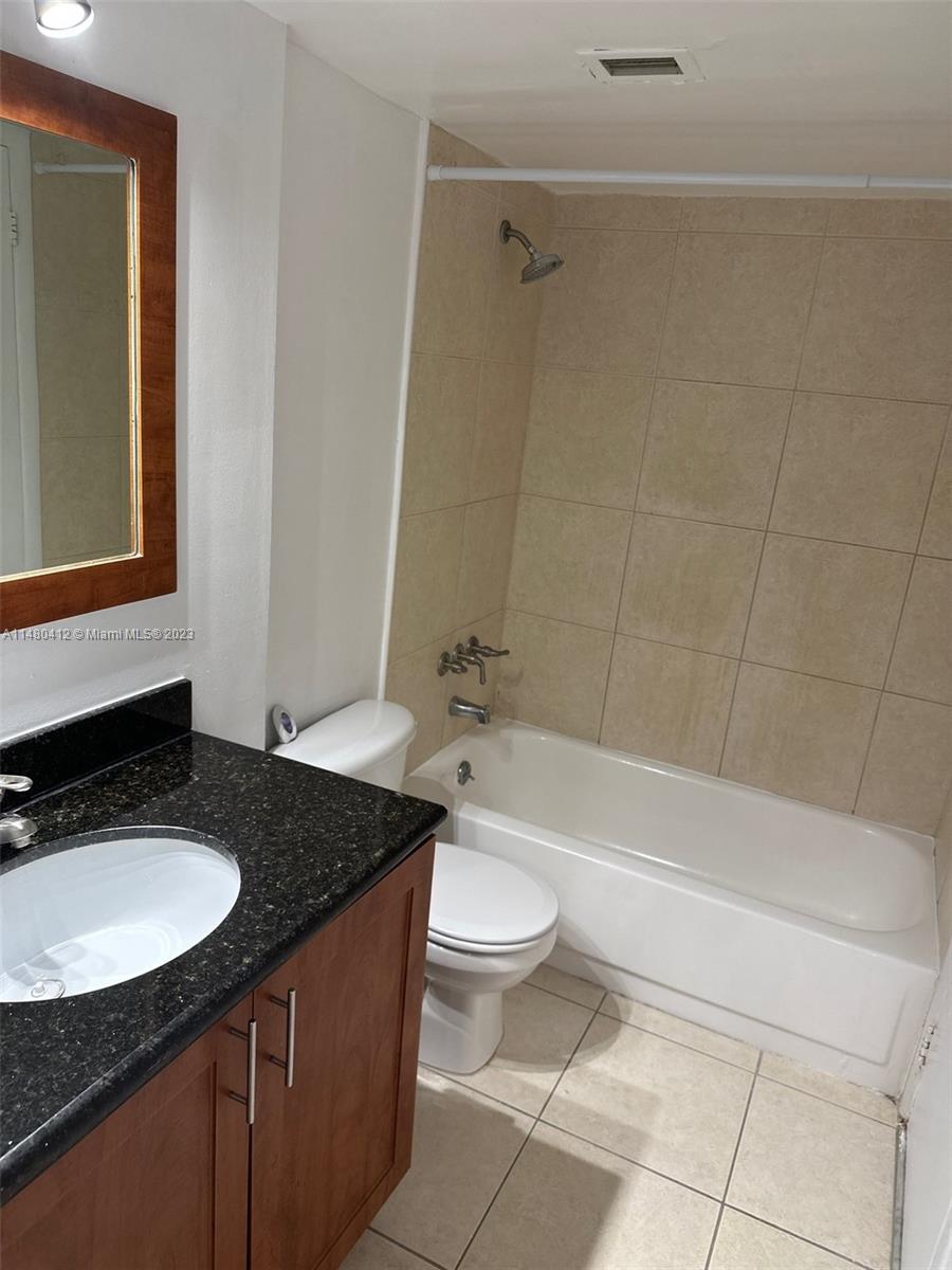 494 NW 165th St Rd # 504 Unit: C-504