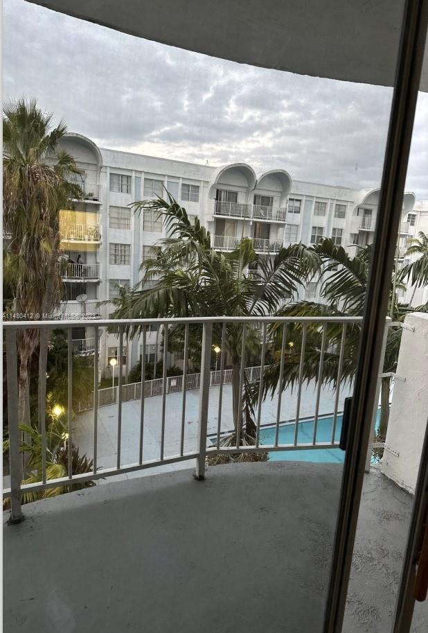 494 NW 165th St Rd # 504 Unit: C-504