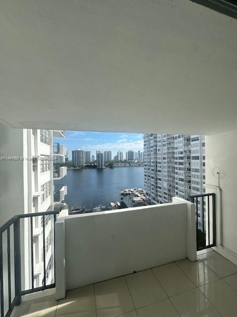 2750 NE 183rd St # 1201