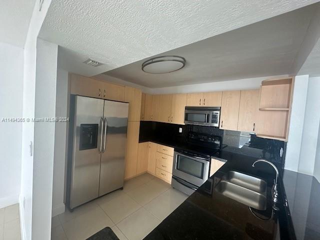 2750 NE 183rd St # 1201