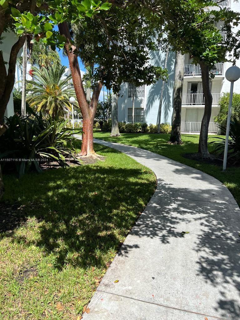 498 NW 165th St Rd Unit: D-407
