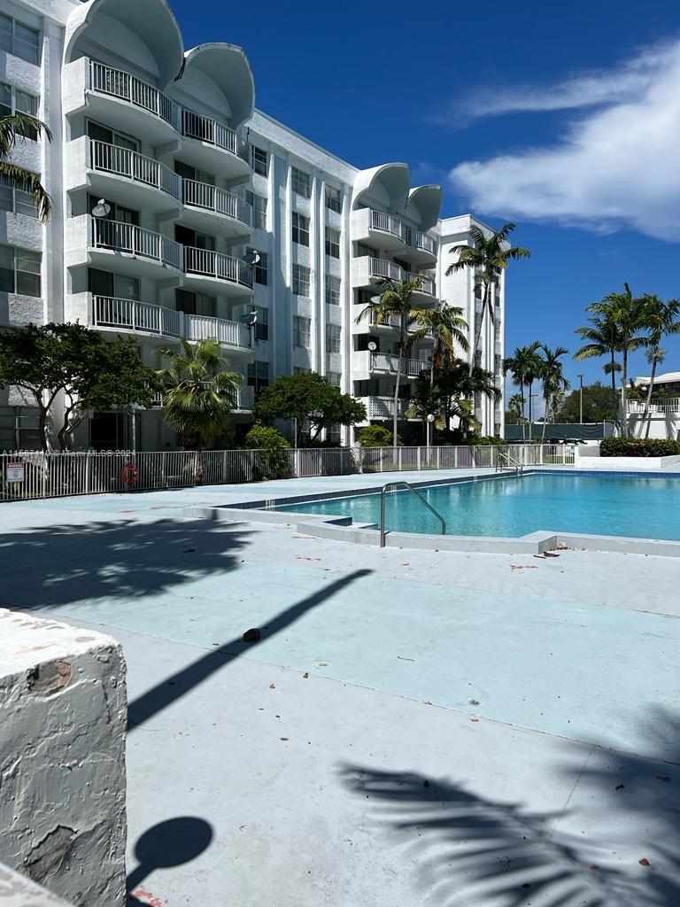 498 NW 165th St Rd Unit: D-407