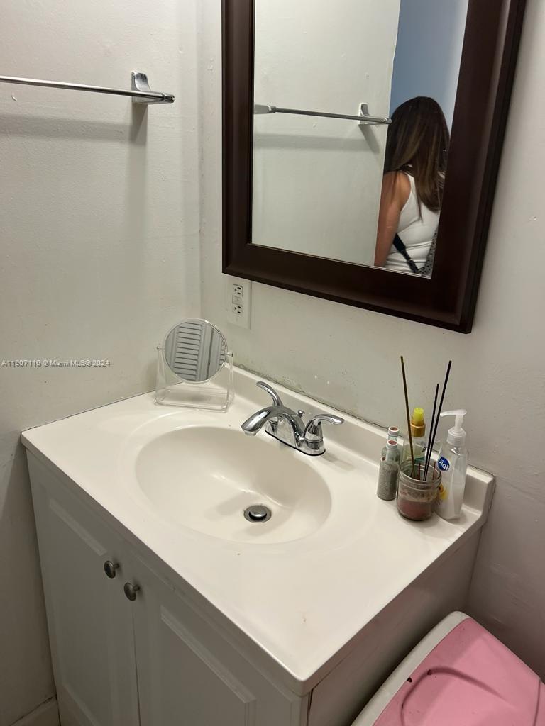 498 NW 165th St Rd Unit: D-407