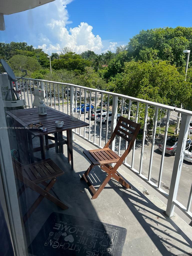 498 NW 165th St Rd Unit: D-407