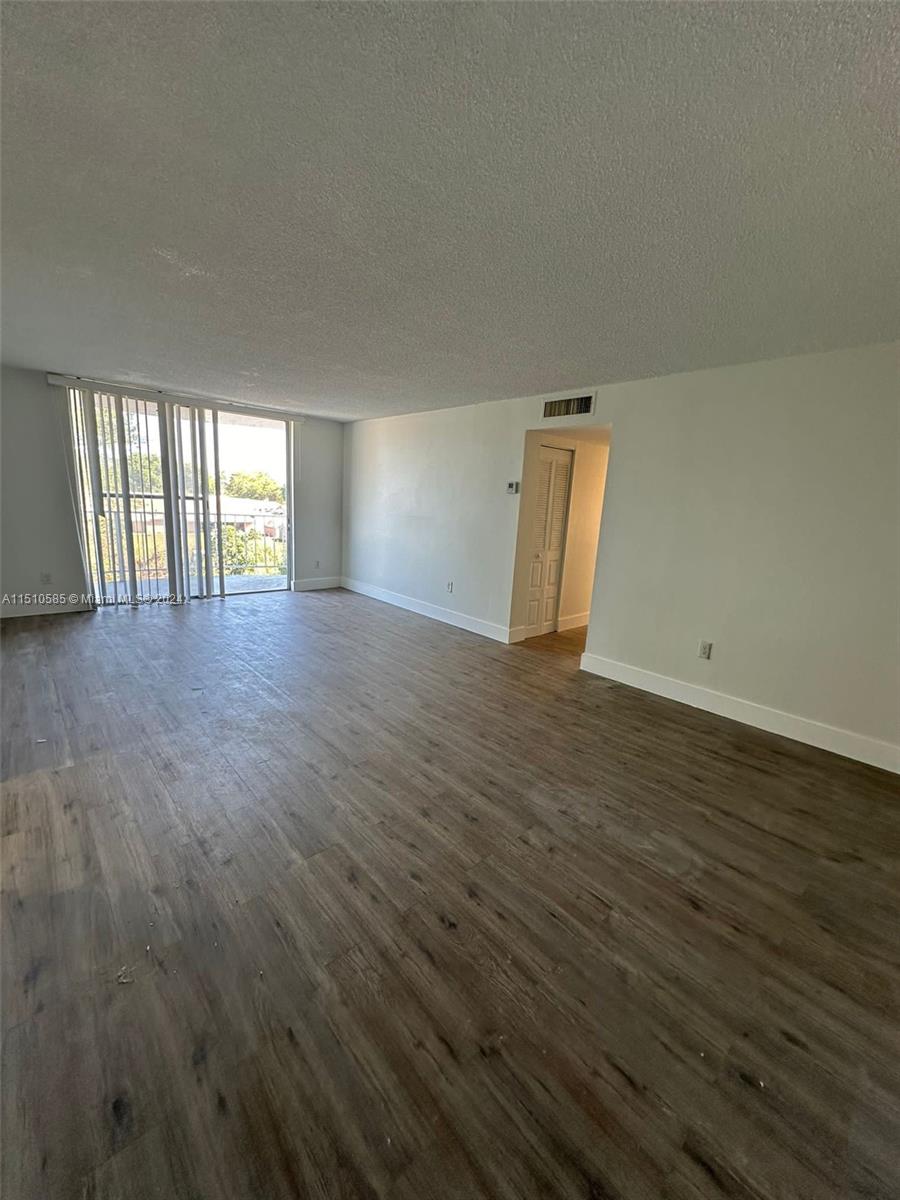 492 NW 165th St Rd # 415 Unit: C-415