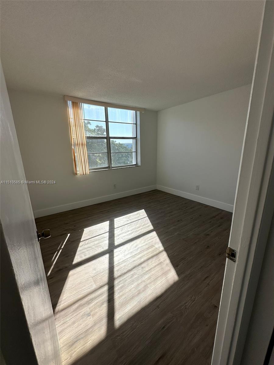 492 NW 165th St Rd # 415 Unit: C-415