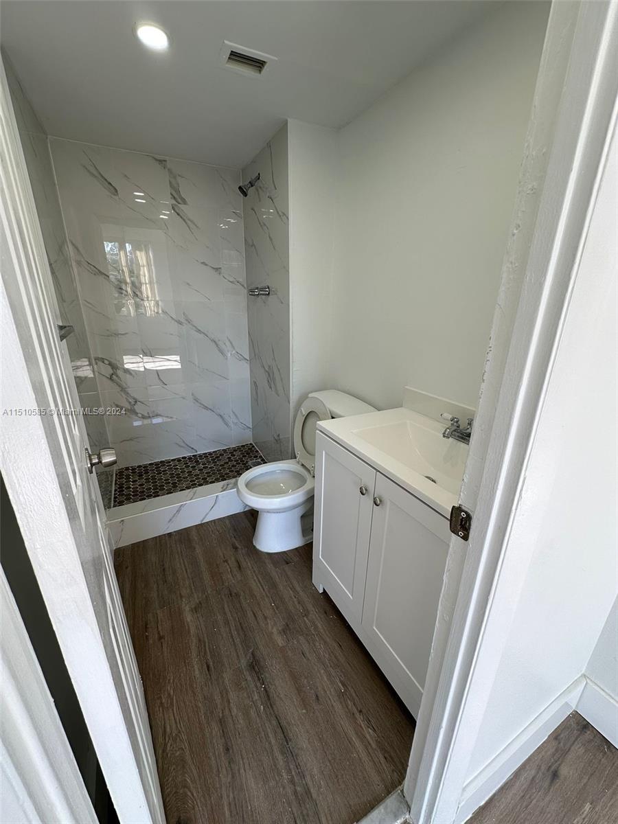 492 NW 165th St Rd # 415 Unit: C-415