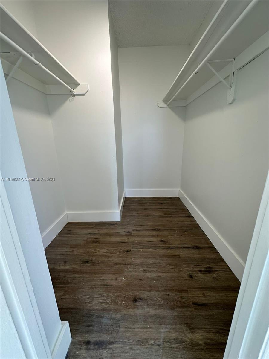 492 NW 165th St Rd # 415 Unit: C-415