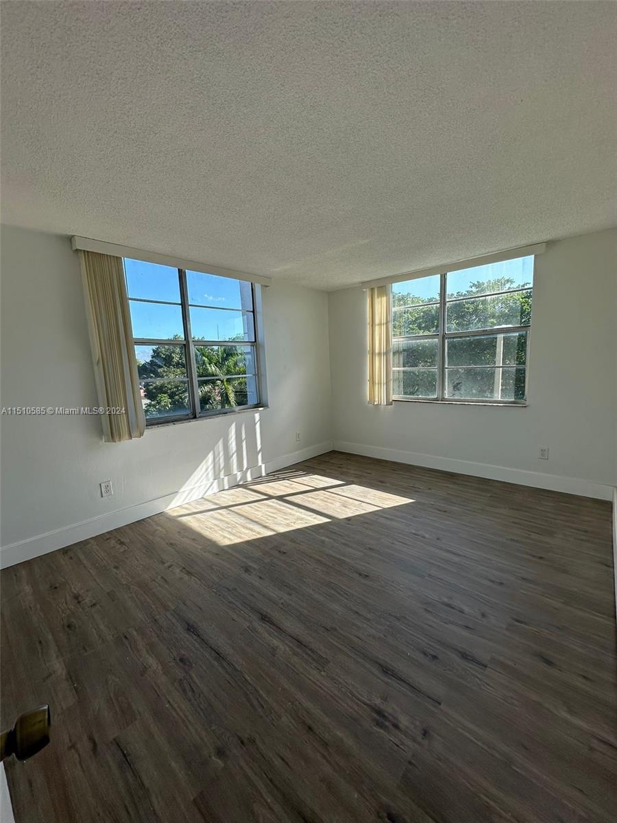 492 NW 165th St Rd # 415 Unit: C-415