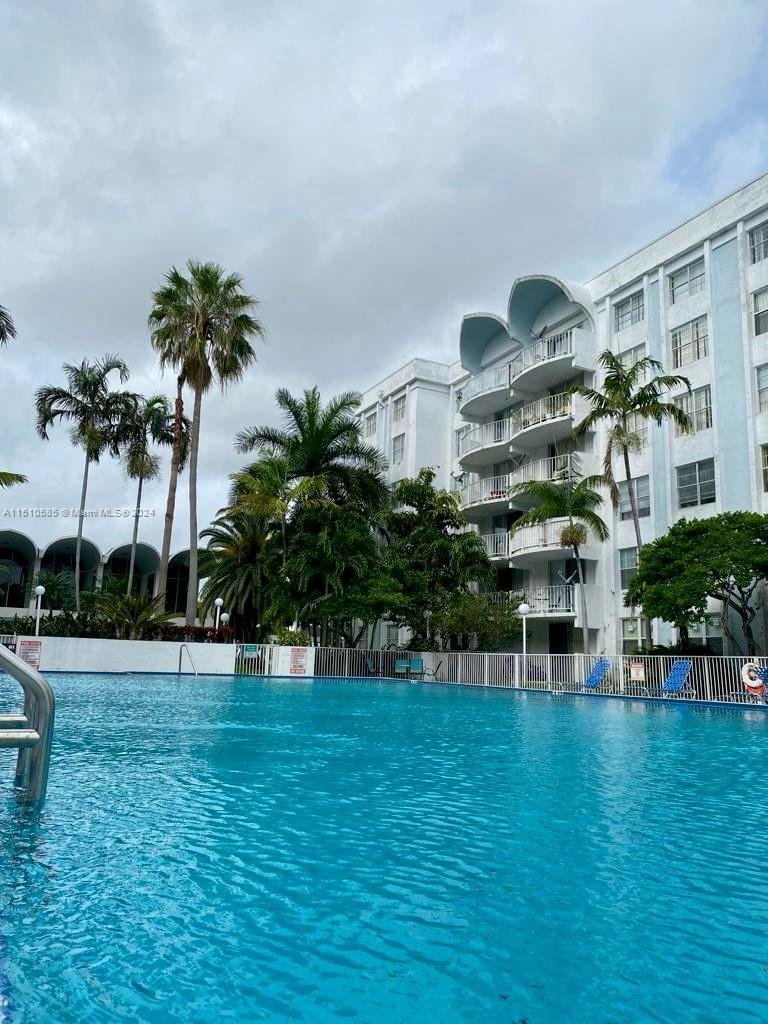 492 NW 165th St Rd # 415 Unit: C-415