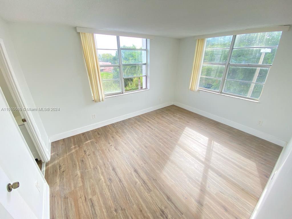 492 NW 165th St Rd # 415 Unit: C-415