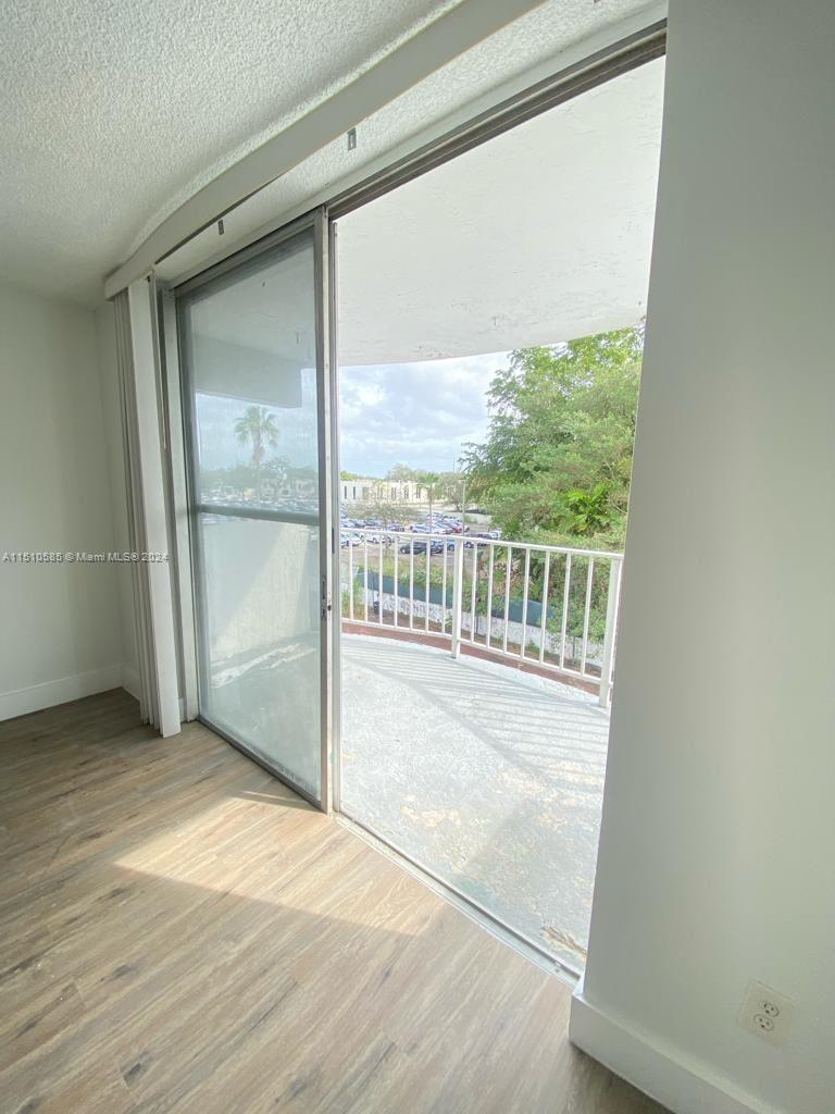 492 NW 165th St Rd # 415 Unit: C-415