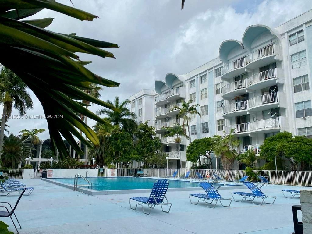 492 NW 165th St Rd # 415 Unit: C-415
