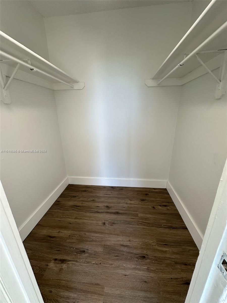 492 NW 165th St Rd # 415 Unit: C-415
