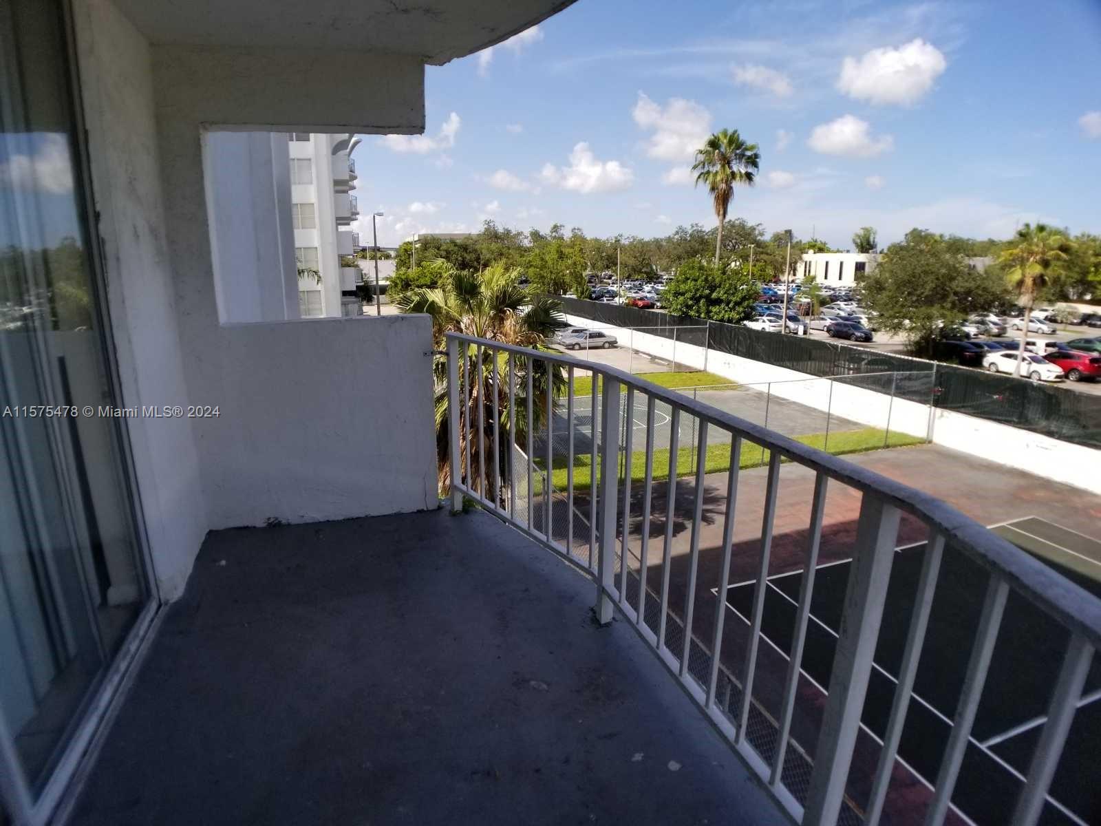 492 NW 165th St Rd # C316