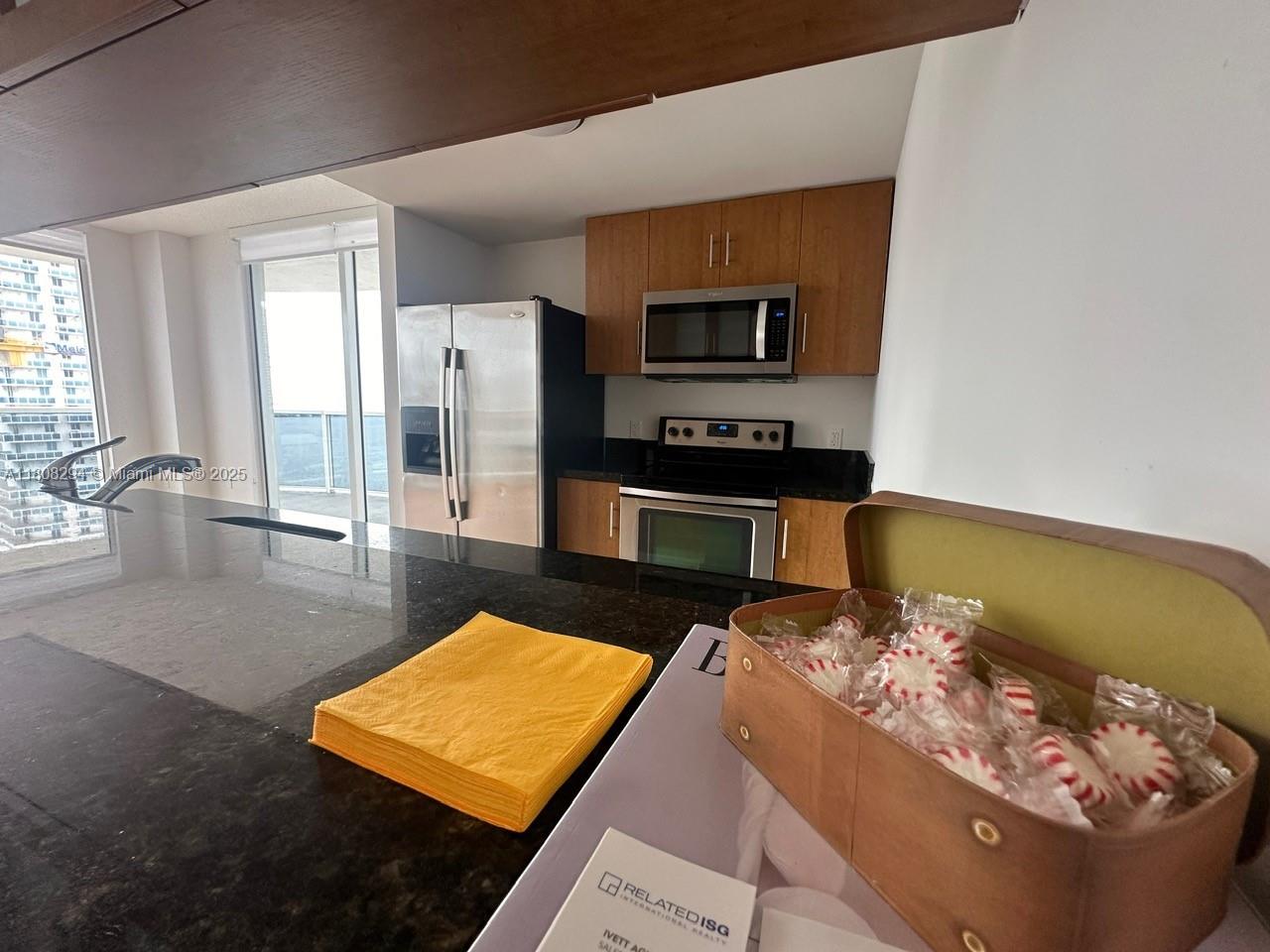 601 NE 23rd St Unit: PH02